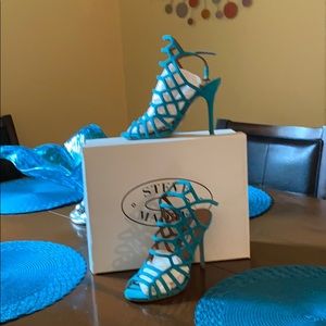 Selling sexy sandals